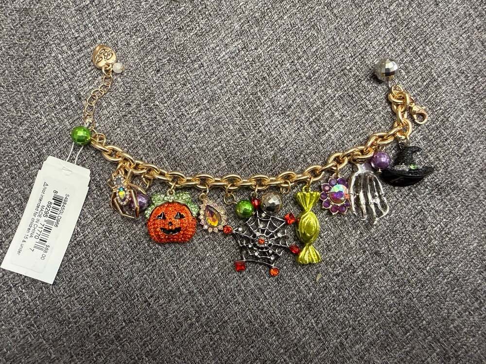 Betsey Johnson Scream Queen Halloween Charm Bracelet